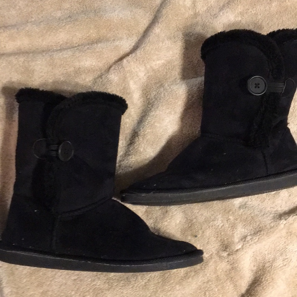 Wet SEAL FUZZY BOOTS